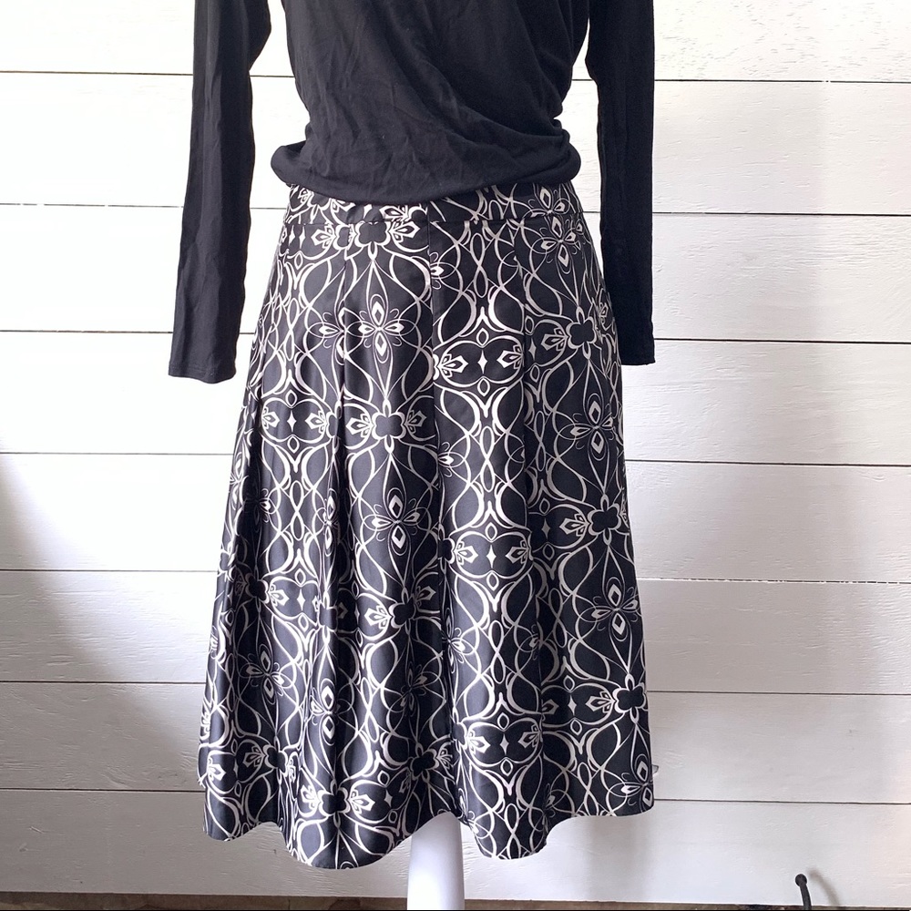 Black & cream/light tan geometric shape skirt flowy‎ A-line size 8